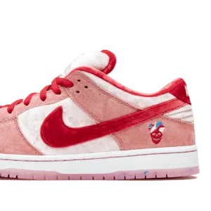 Nike SB Dunk Low Strange Love